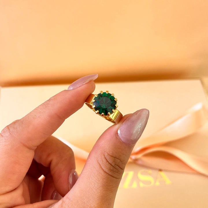 Dark green preciosa crystals set