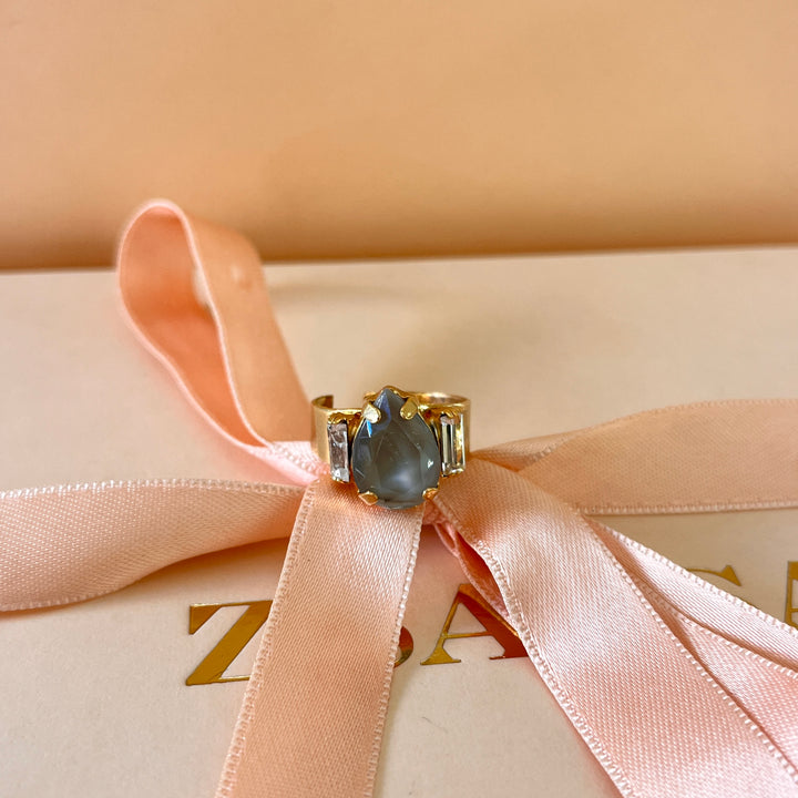 Light grey teardrop preciosa crystal ring