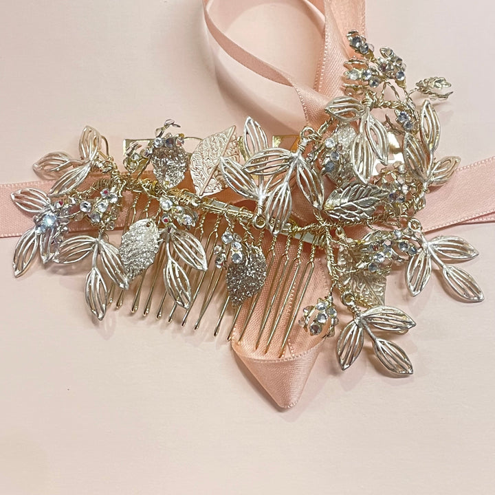 Exquisite light gold comb