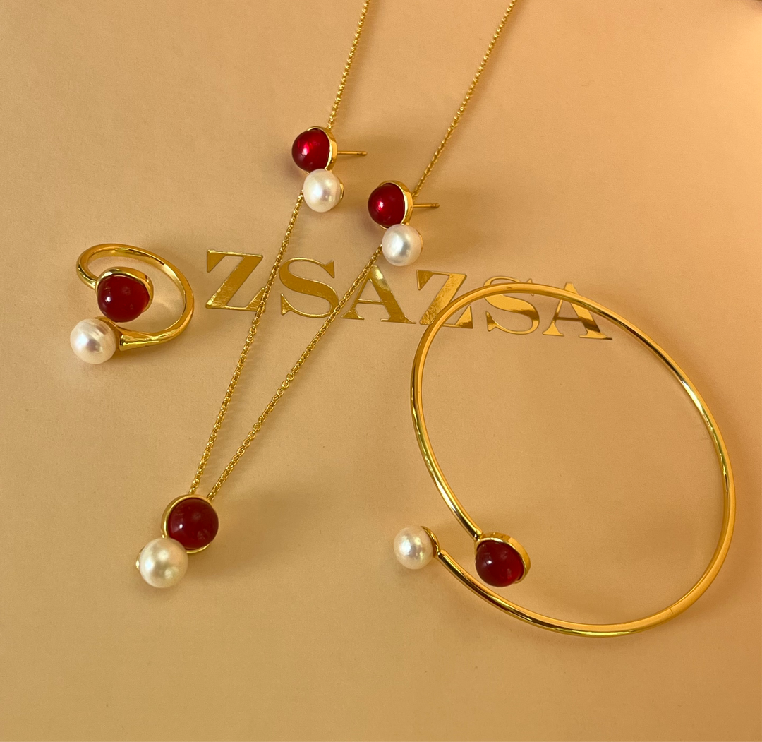 Red resin & pearl set