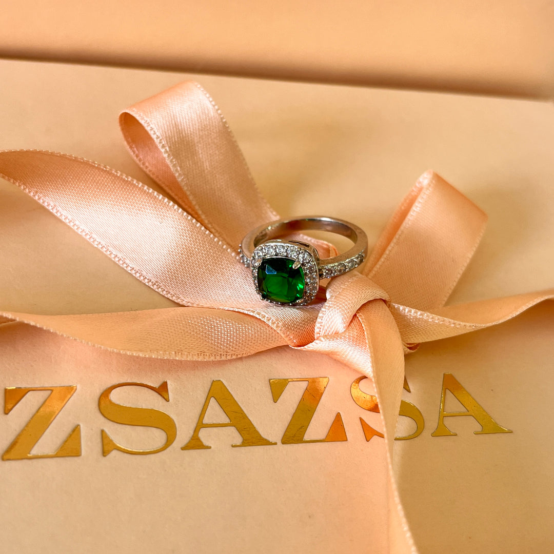 Dark green square zircone ring