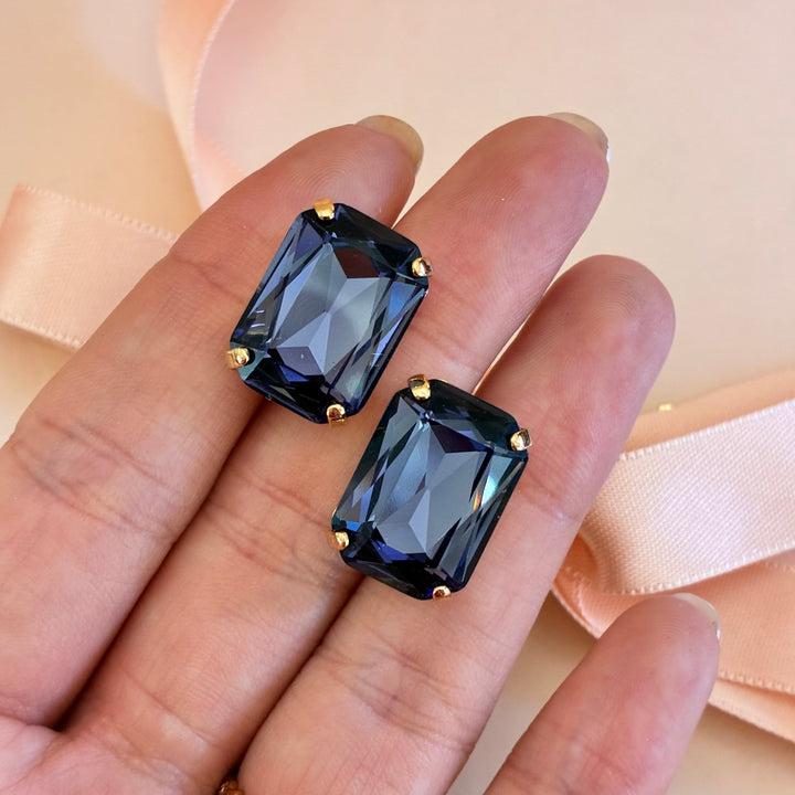 Intense lavender rectangular studs