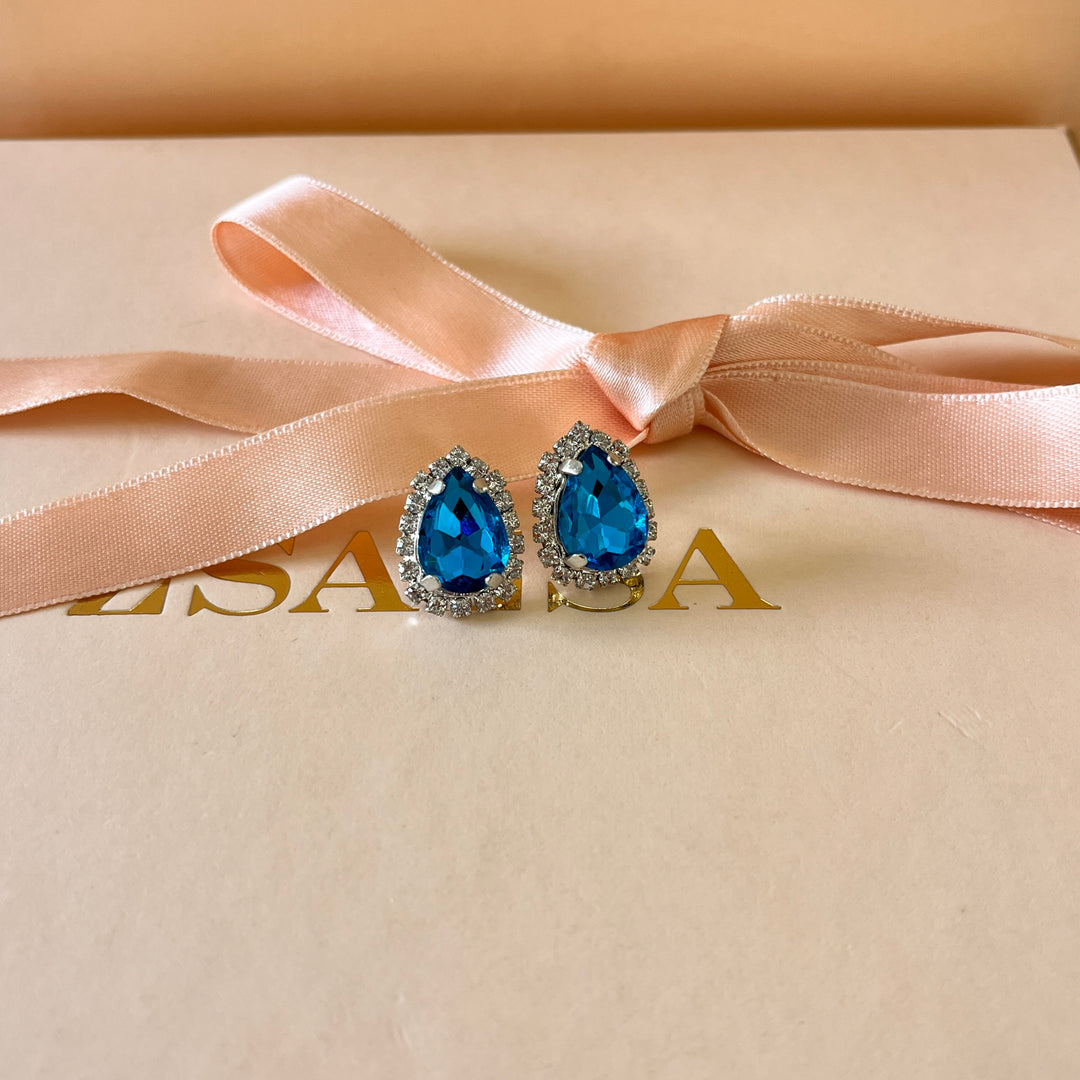 Turquoise teardrop preciosa crystals set