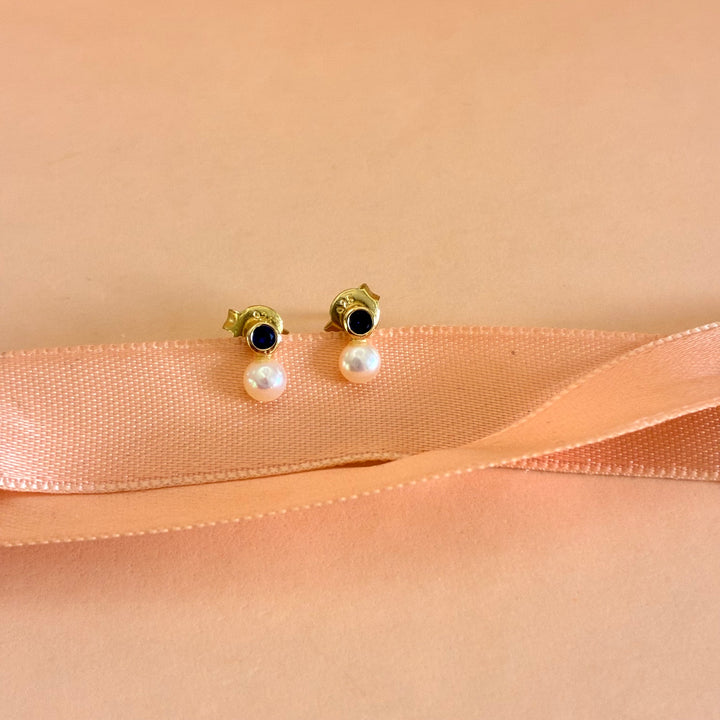 Dainty navy blue pearls zircone studs