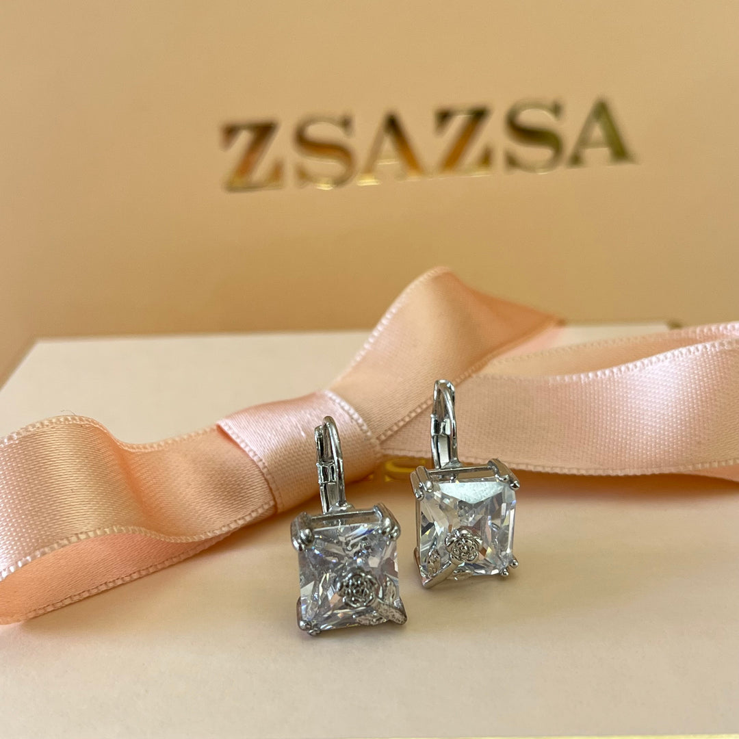 Rectangular solitaire zircone hooks