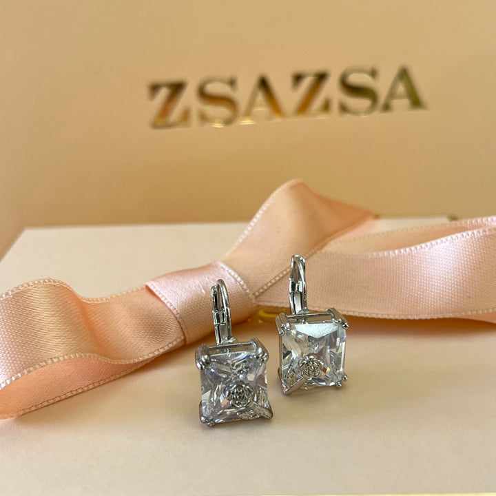 Rectangular solitaire zircone hooks