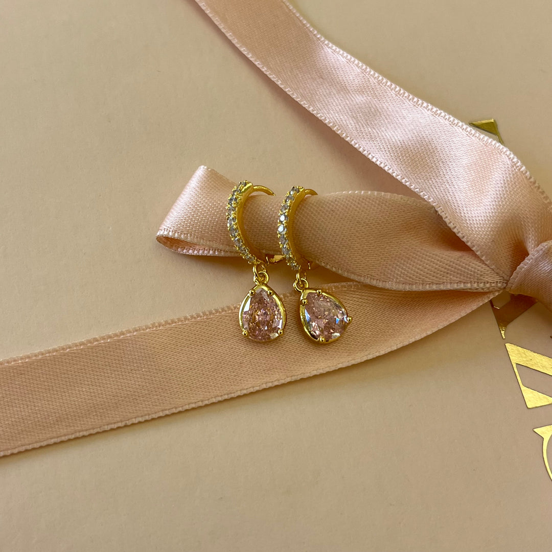 Teardrop zircone hoops