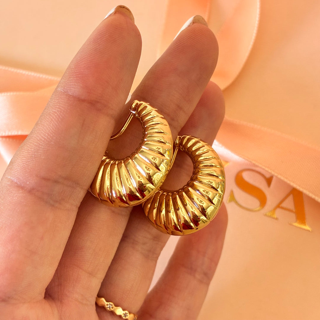 Texture clip on earrings