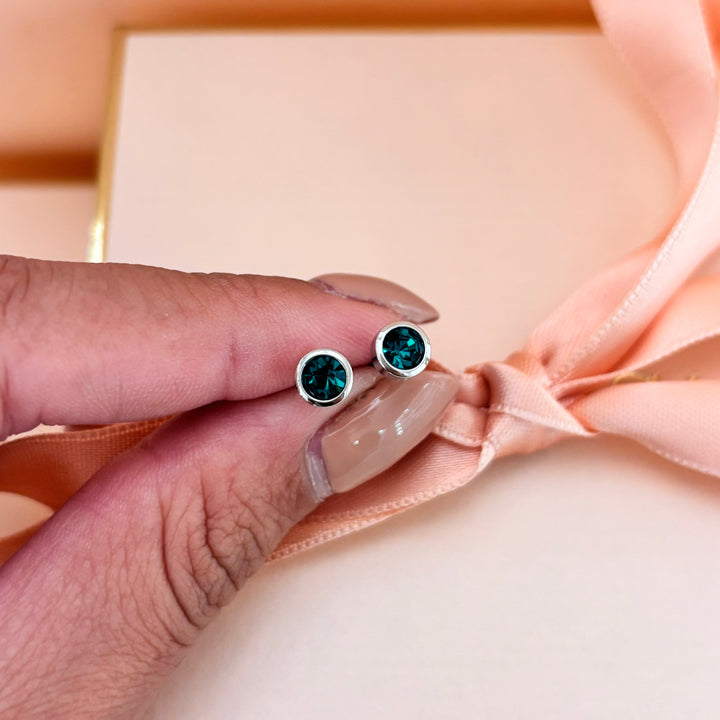 Basic green stud earrings