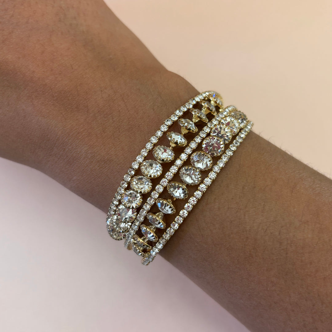 Elegant rhinestone bangle
