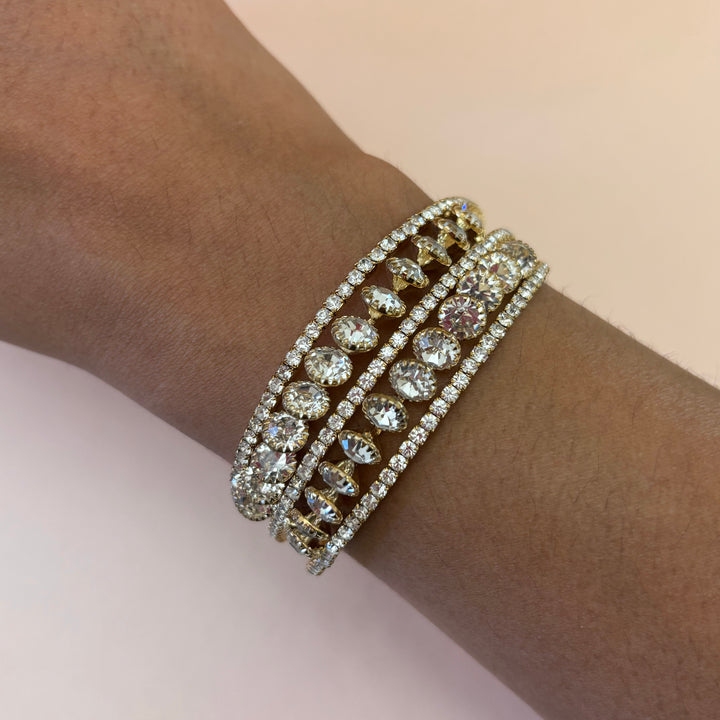 Elegant rhinestone bangle