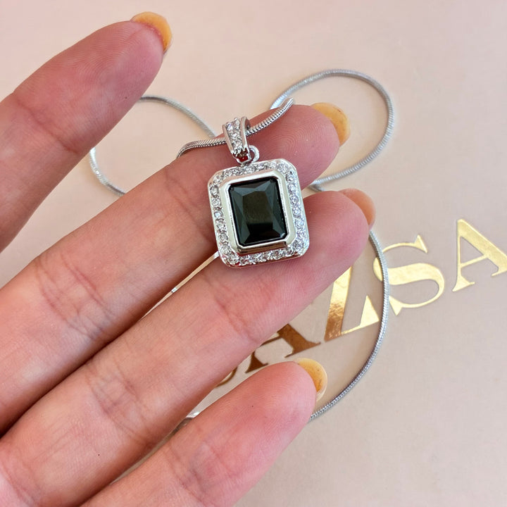 Rectangular black zircone dainty pendant