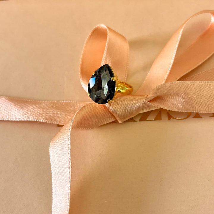 Grey teardrop Preciosa crystals set