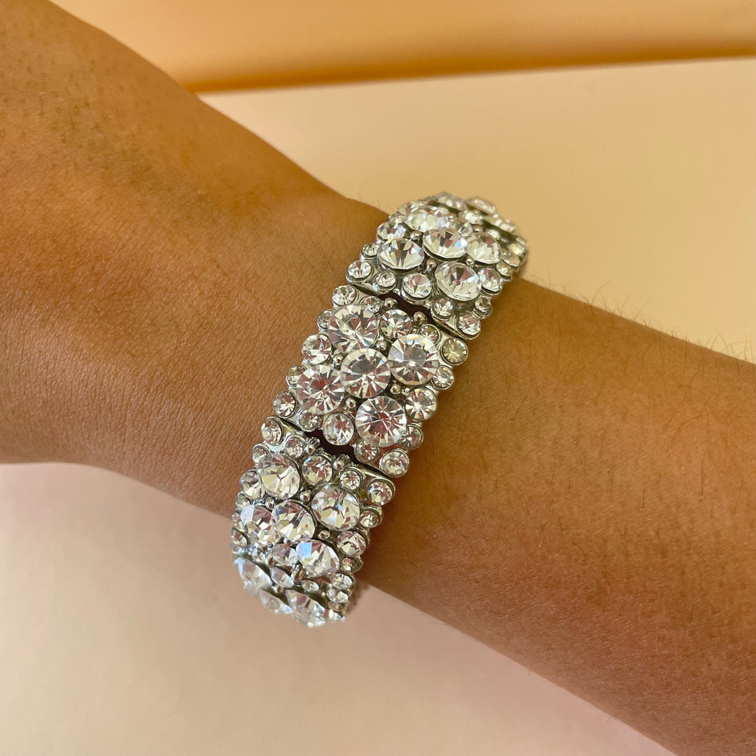 Elegant bangle