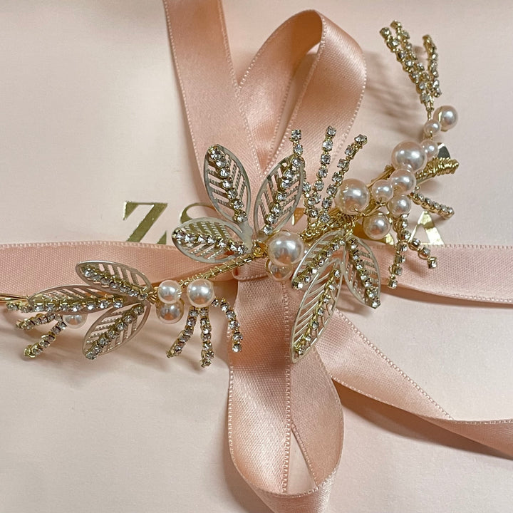 Flexible leaves hair clip