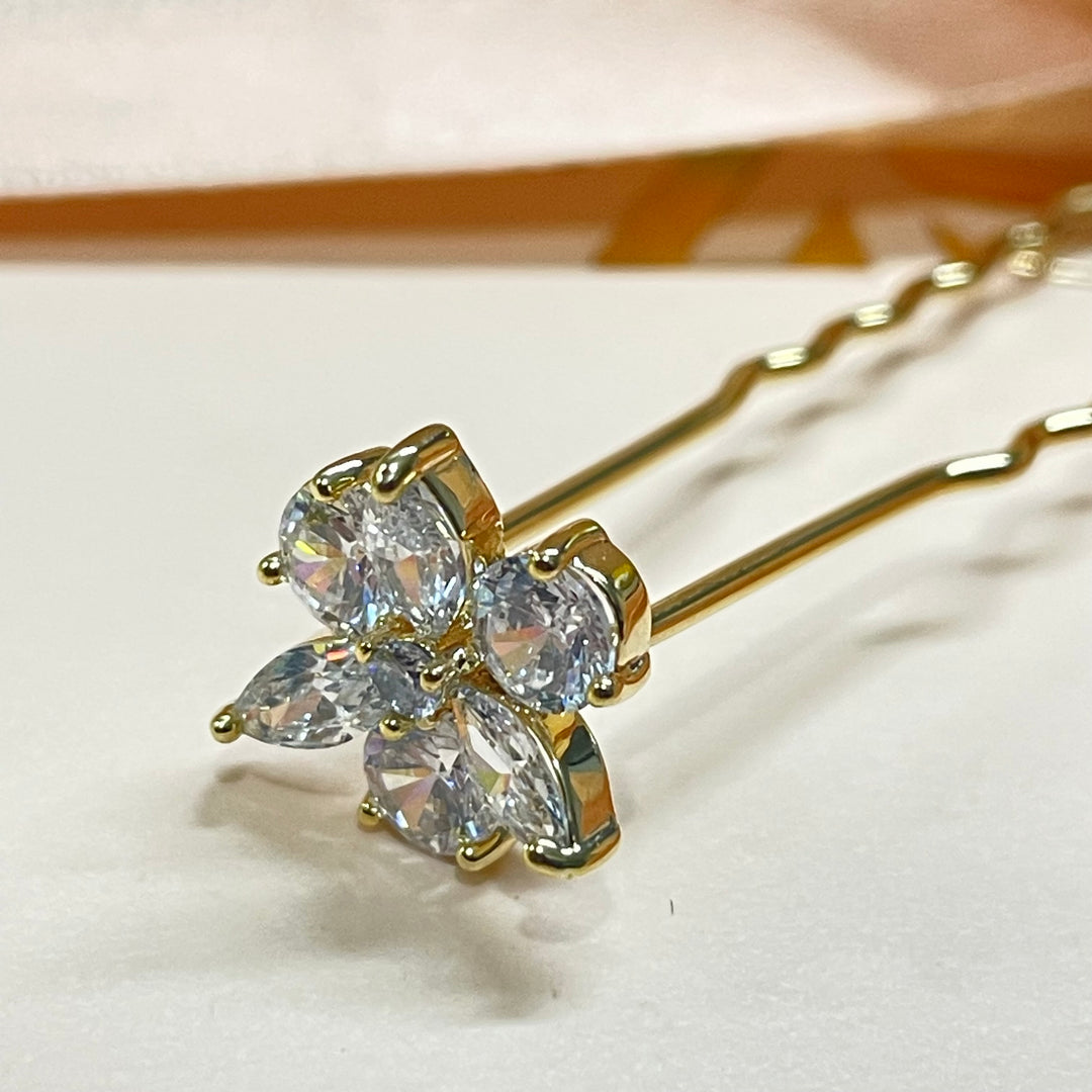 Flower cubic marquise pin