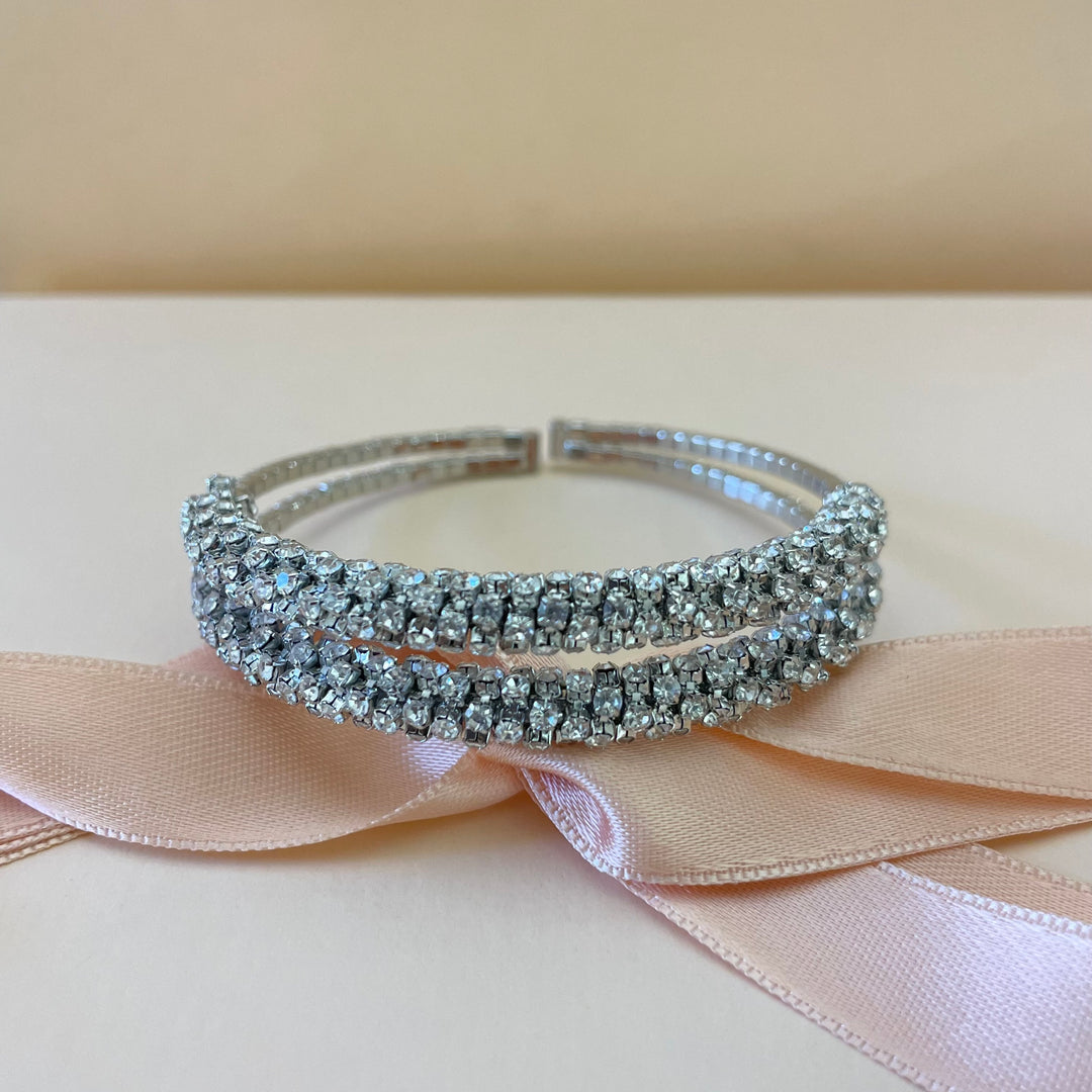 Elegant bangle