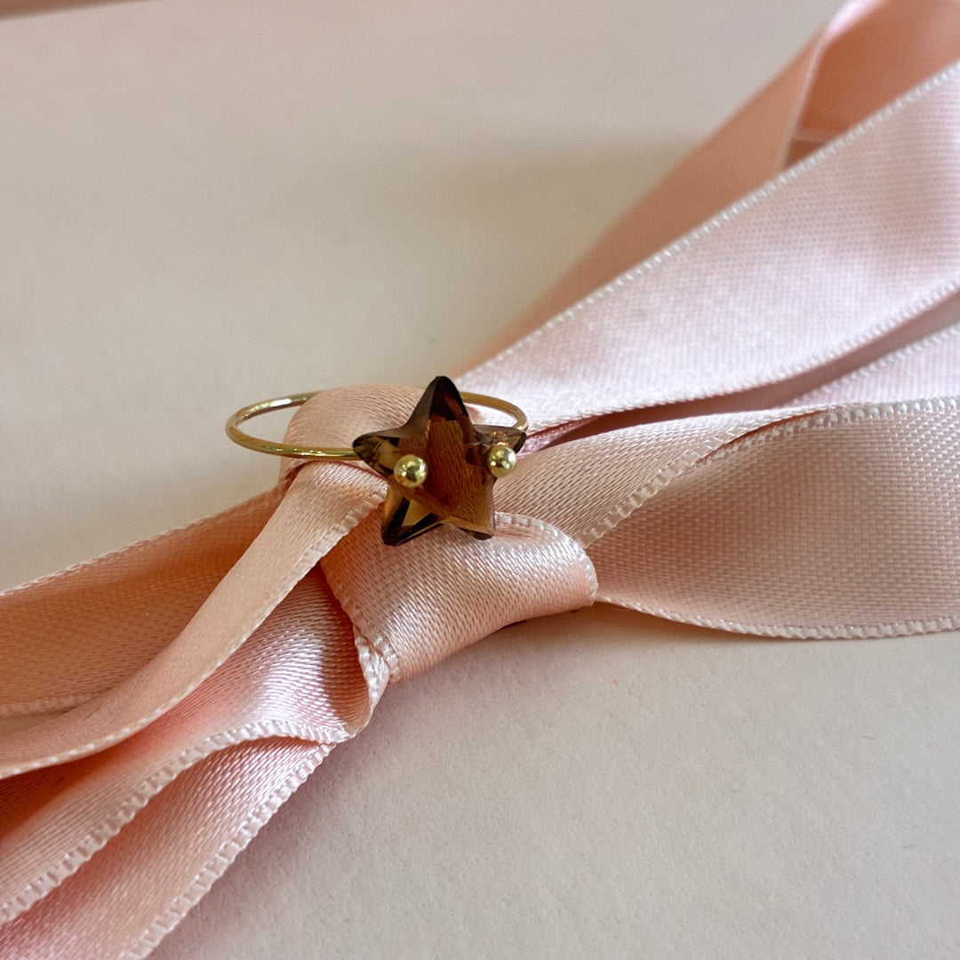 Brown resin star gold plated ring