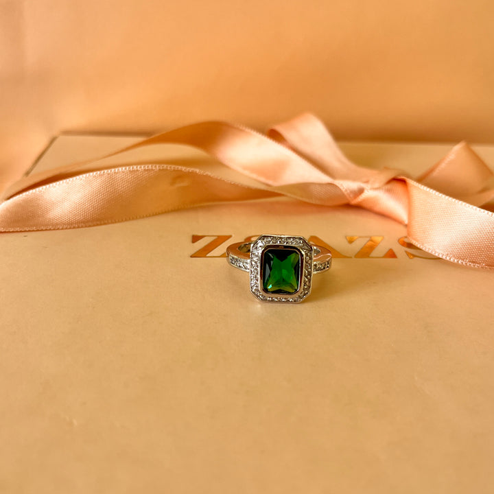 Dark green rectangular zircone ring