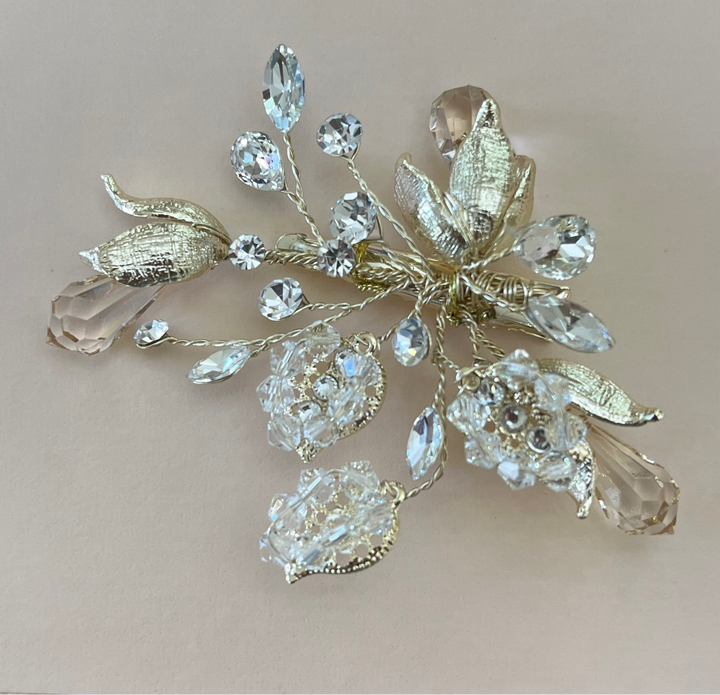Dainty tulip crystals clip