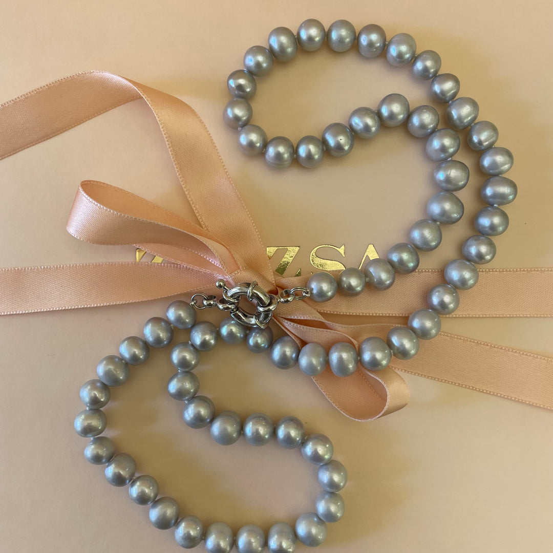 Light grey fresh water pearls set
