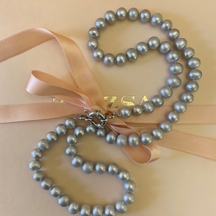 Light grey fresh water pearls set