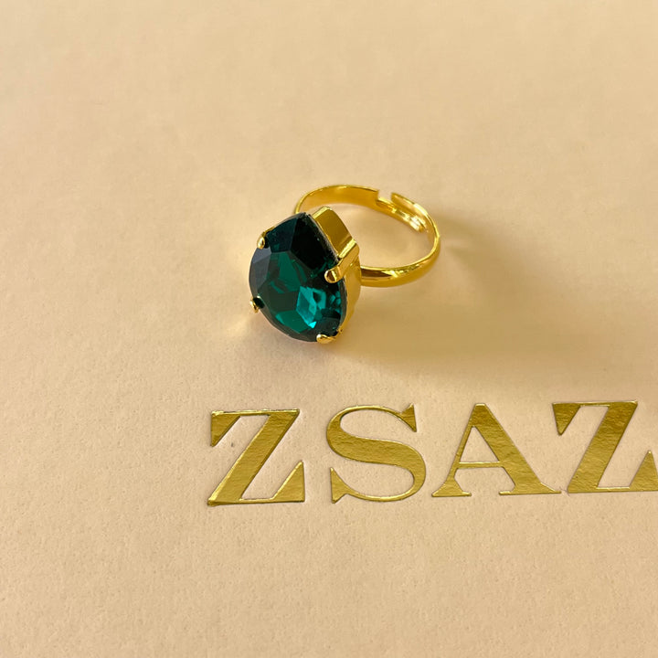 Dark green preciosa crystals set