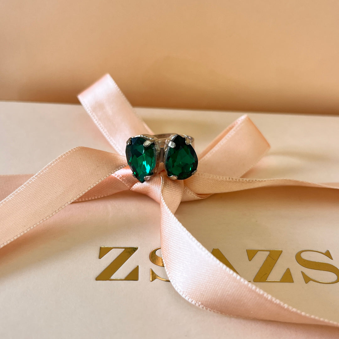 Dark green teardrop preciosa crystal ring