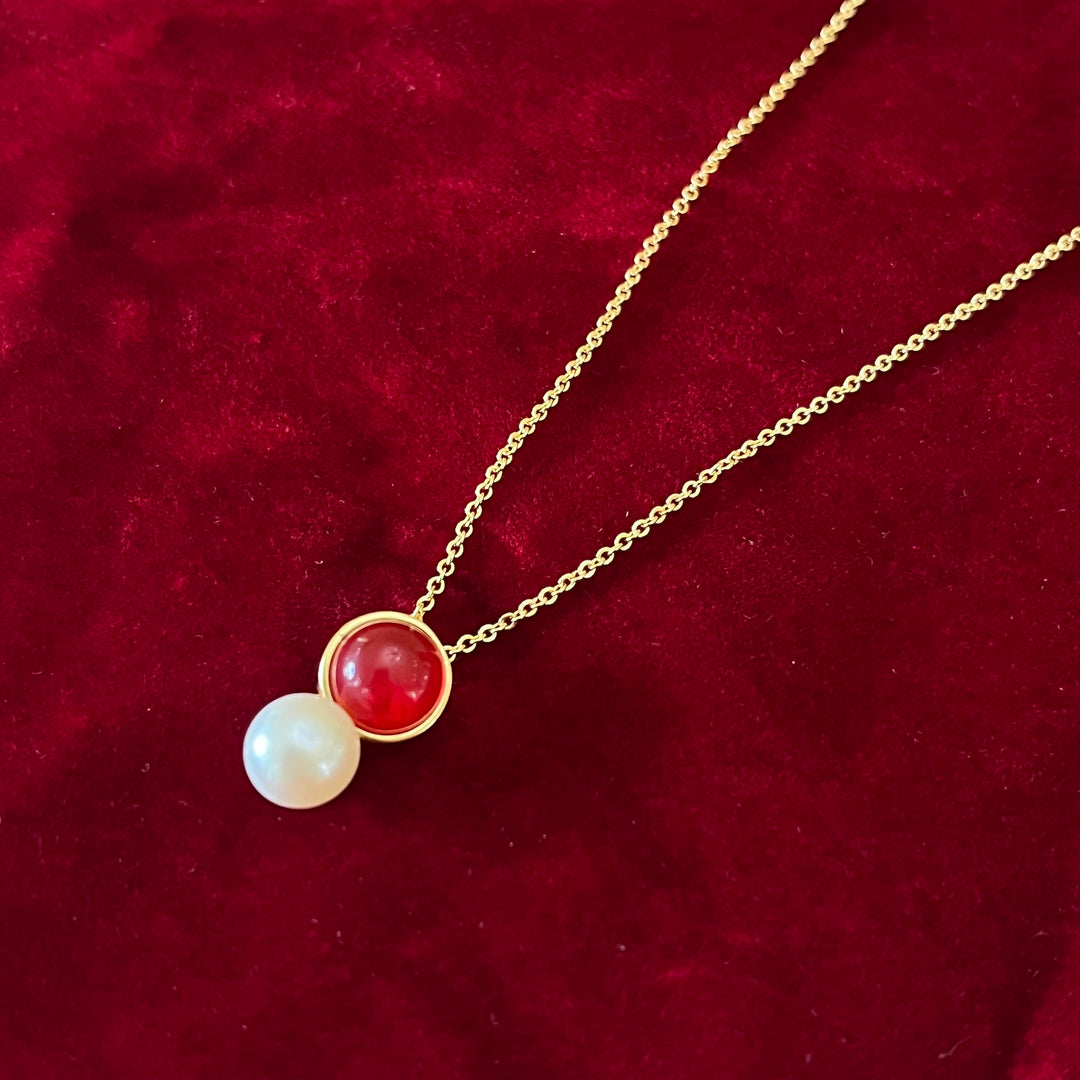 Red resin & pearl set