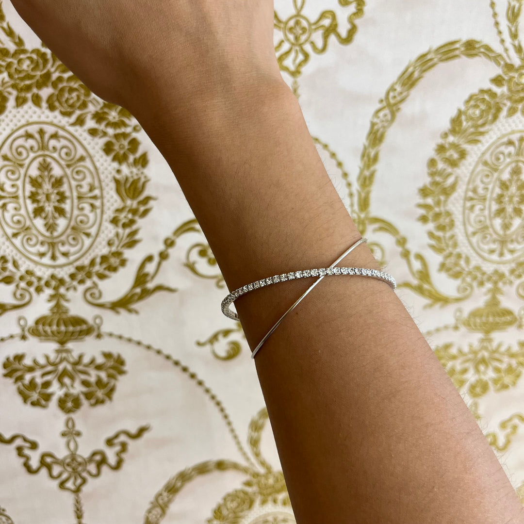 Dainty silver bangle