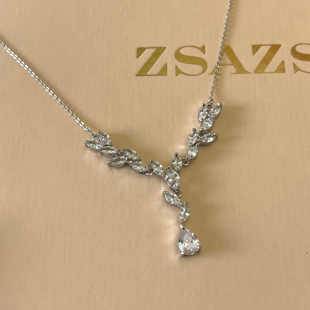 Silver zircone teardrop & marquise set