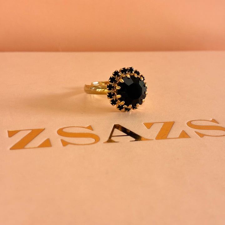 Black Preciosa crystals dainty round set