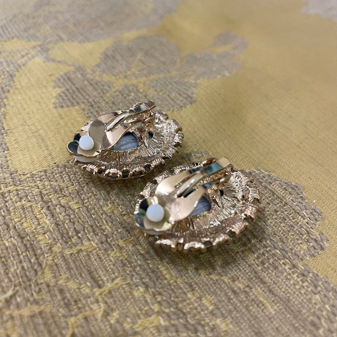 Oval stone gold clips earrings