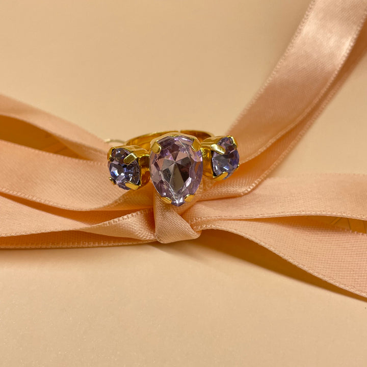 Lilac preciosa crystals set