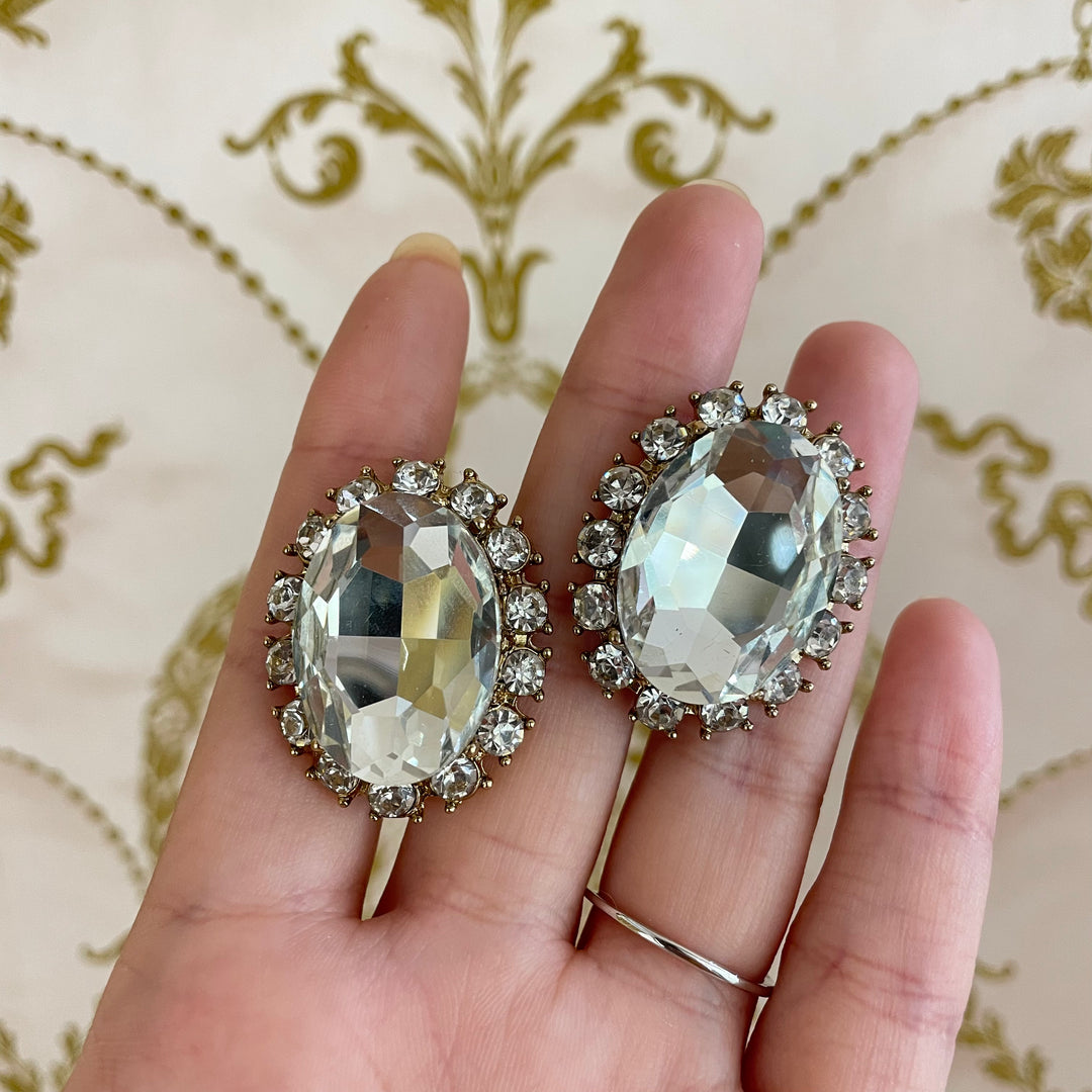 Oval stone gold clips earrings