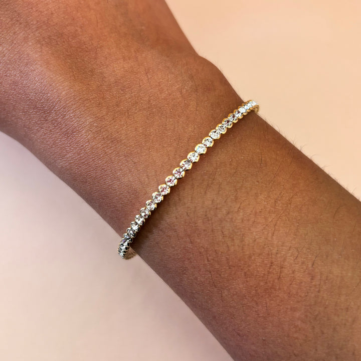 Dainty gold bangle