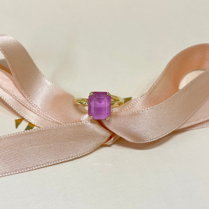 Fuchsia rectangular ring