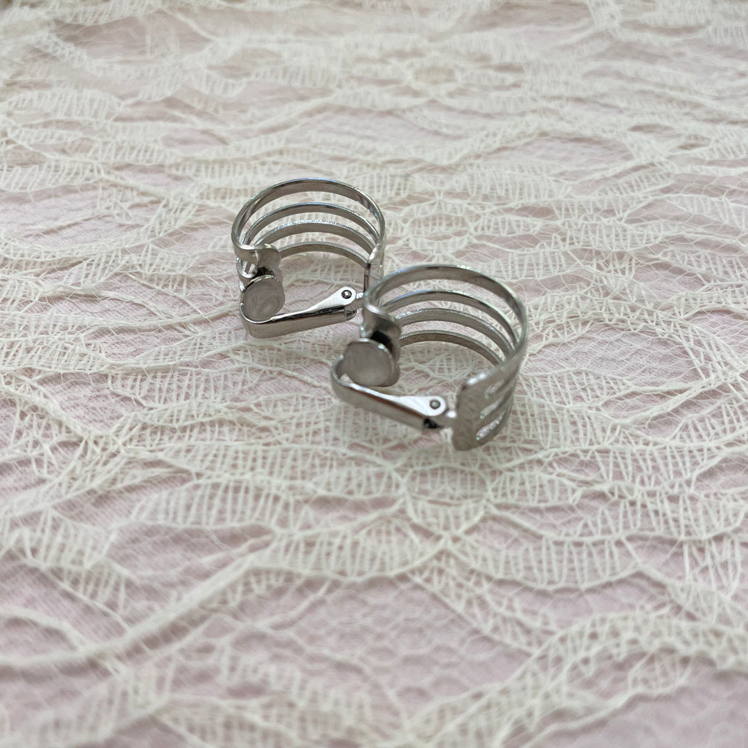 Basic silver clips earrings