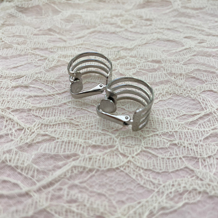 Basic silver clips earrings