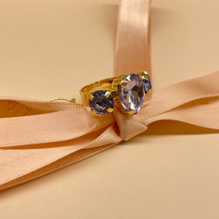 Lilac preciosa crystals set