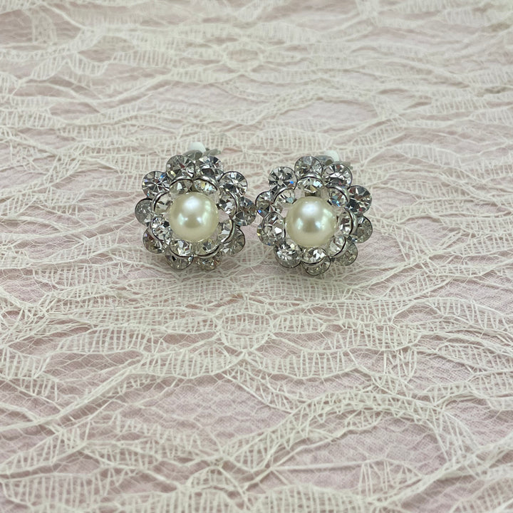 Flower pearl silver clips earrings