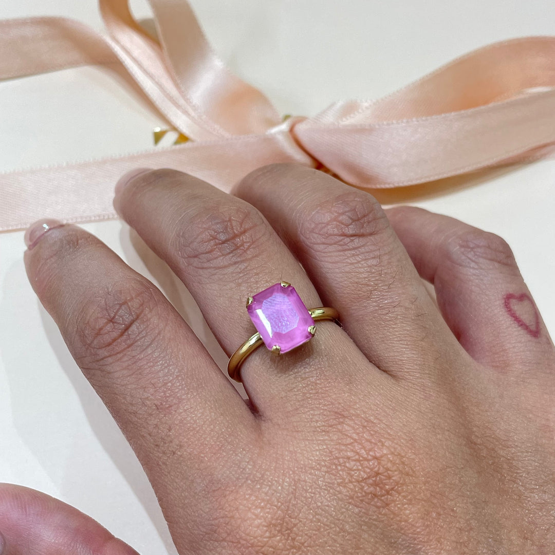 Fuchsia rectangular ring