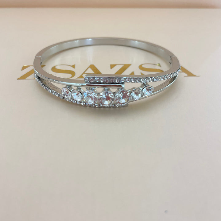 Elegant bangle