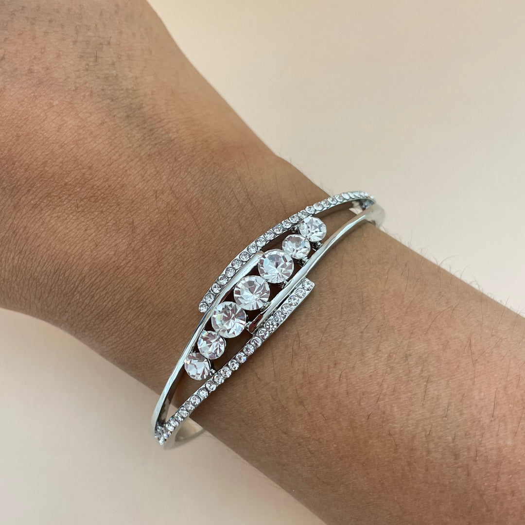 Elegant bangle