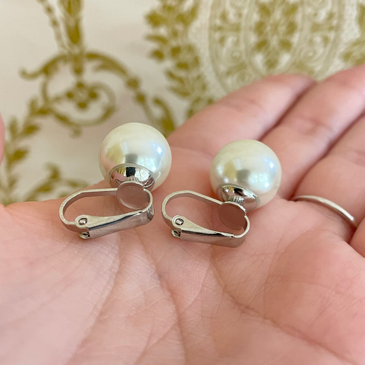 Basic ball cream pearl clips earrings