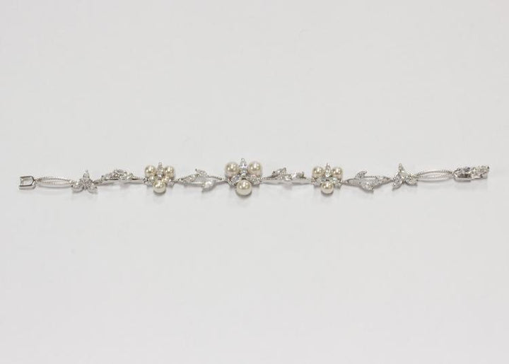 Classic Cubic zircone with pearls set