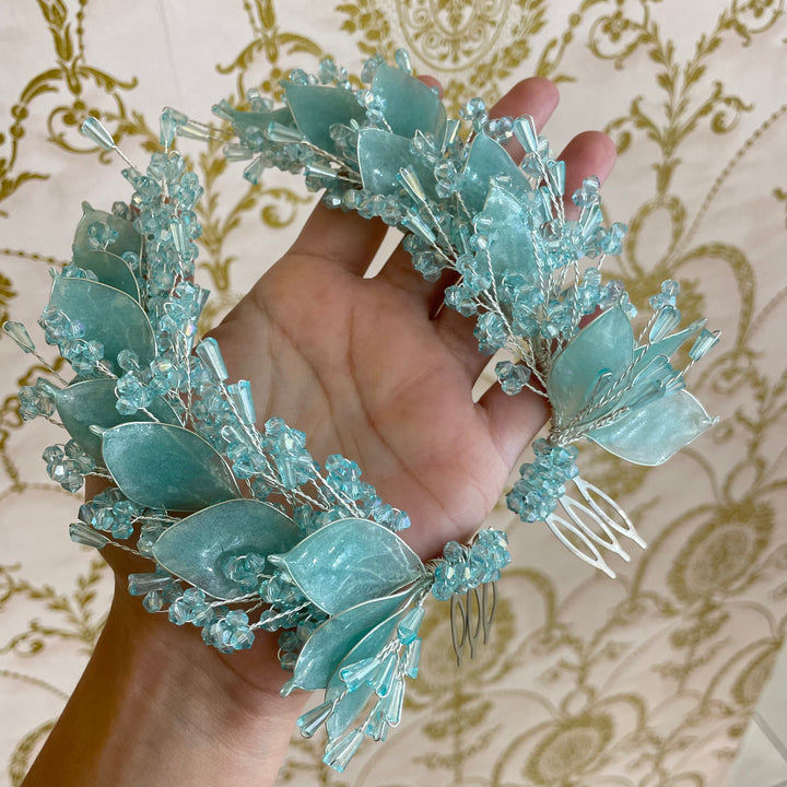 Mint hair vine with comb