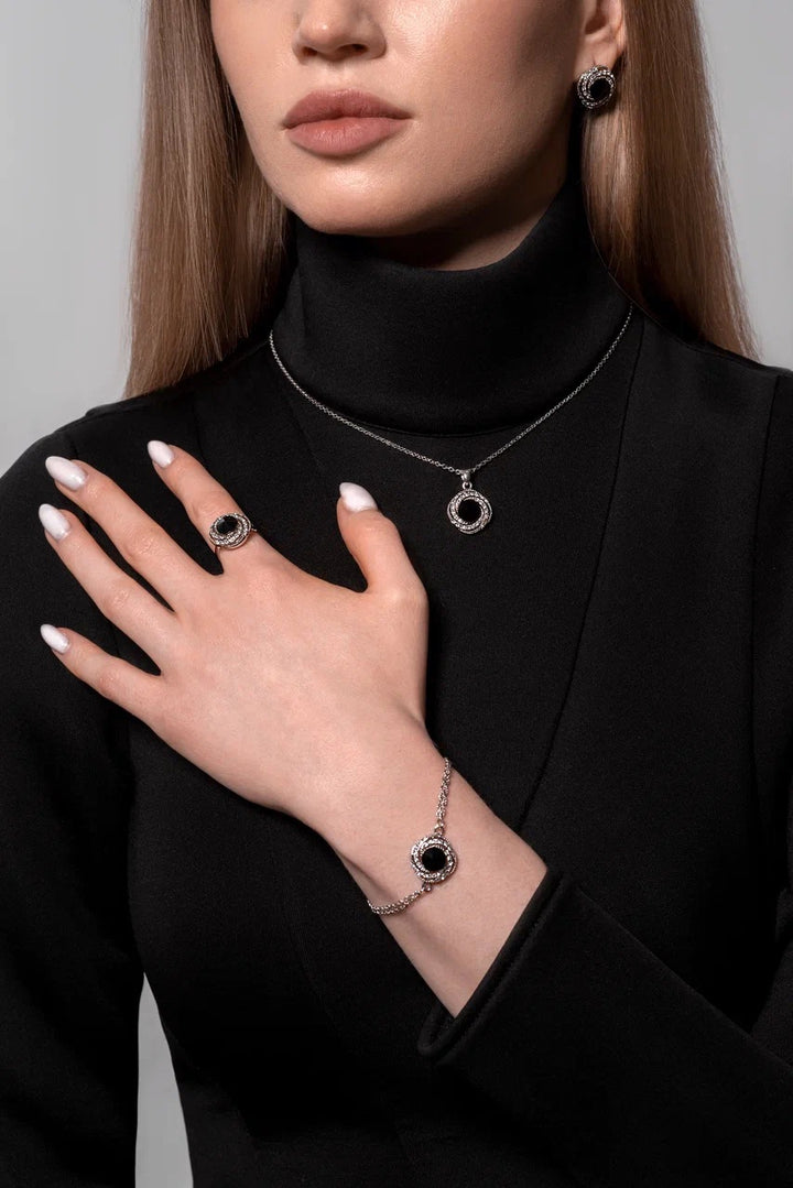 Exquisite classic 4 piece set