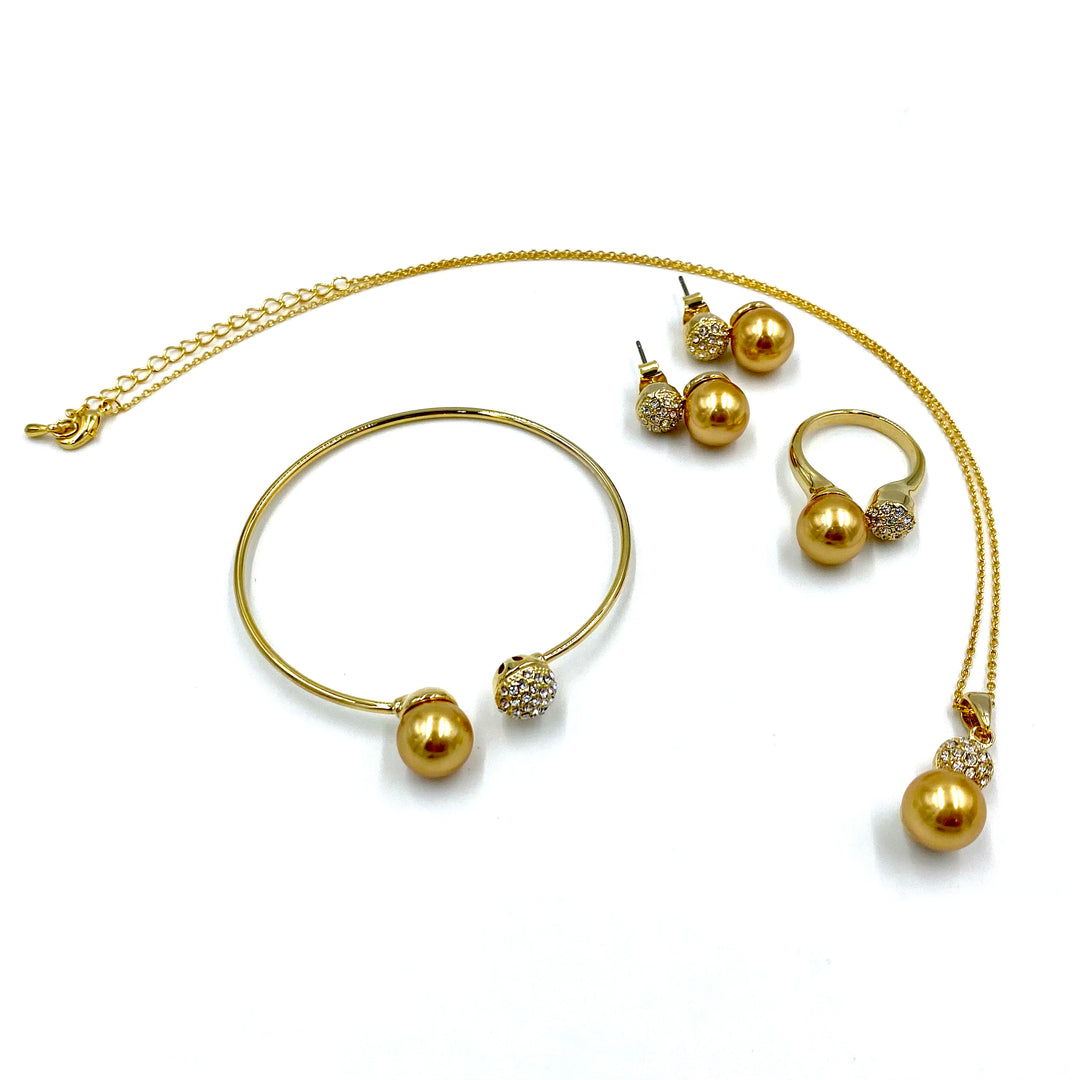 Elegant gold pearl set