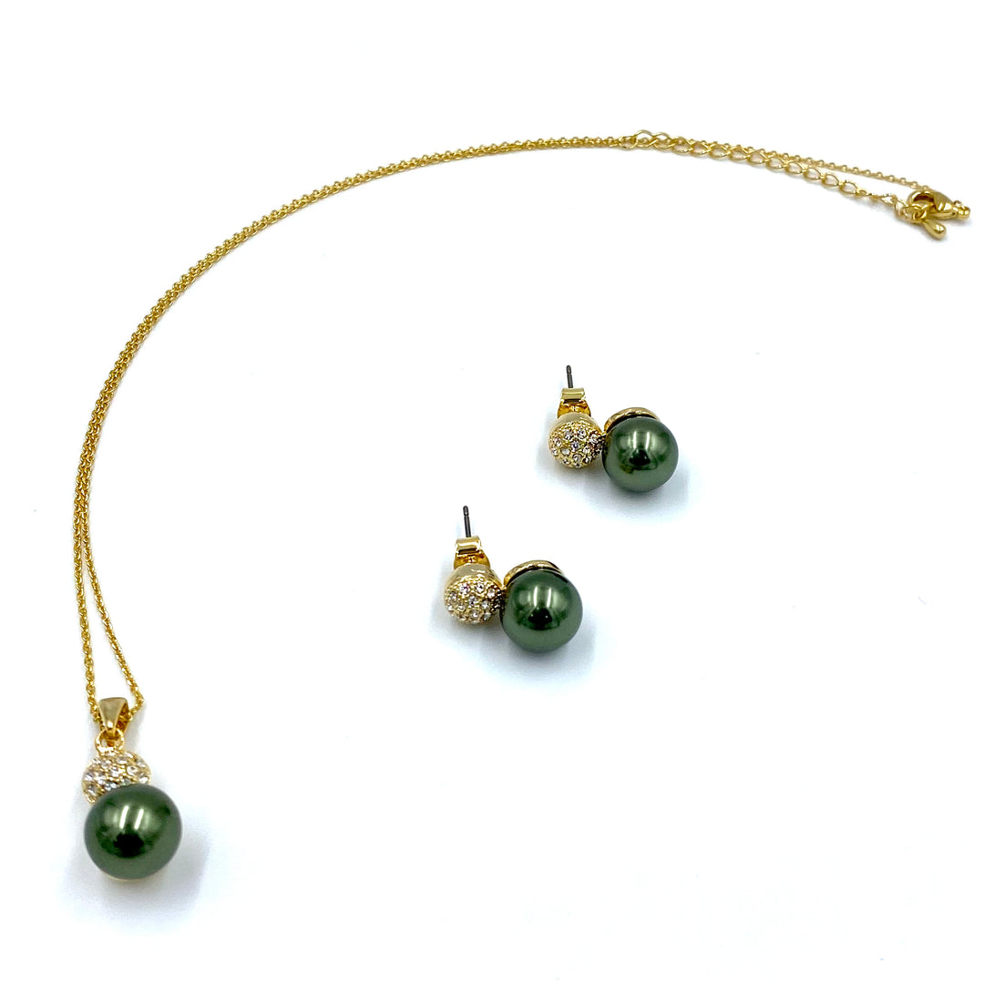 Elegant green pearl set